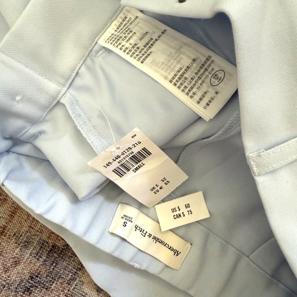 Abercrombie & Fitch High-Waist Tailored Suit Shorts • Size Small • NWT - Picture 3 of 4